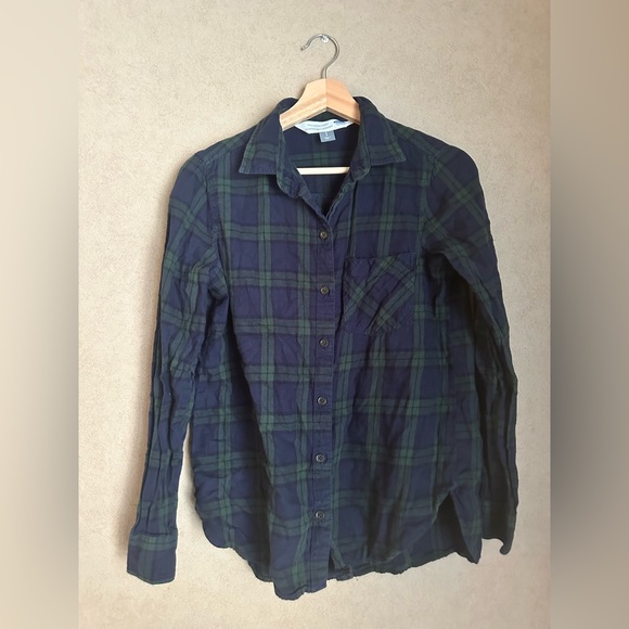 Old Navy Women’s The Classic Flannel Shirt Size Small - Picture 2 of 5